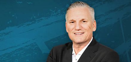 Nikolaj Jacobsen fortæller om sit liv med håndbold i Koncertsalen Alsion i Sønderborg